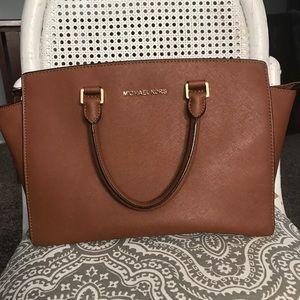 Michael Kors Selma Bag